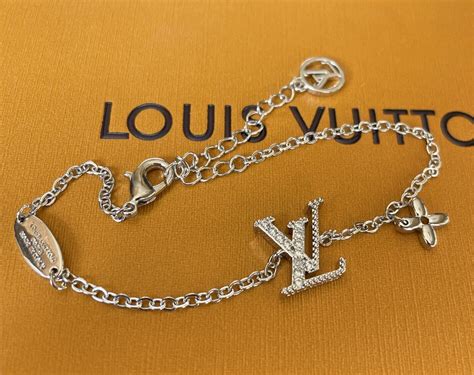 m6 1084 louis vuitton